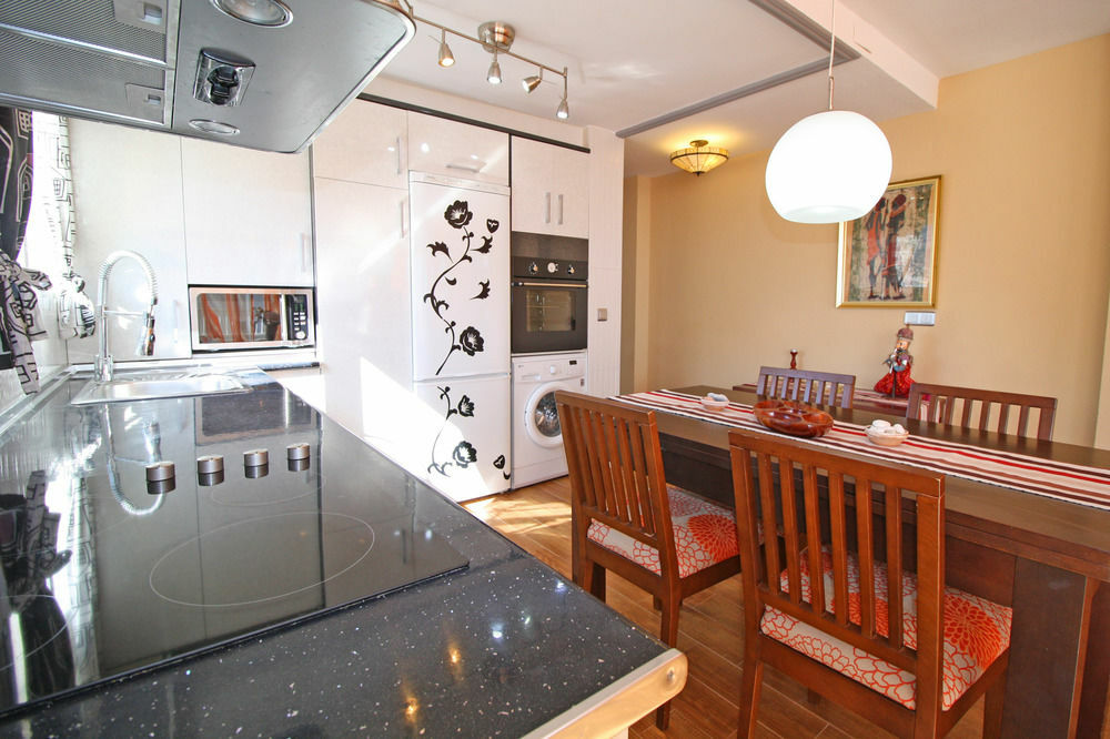 Homeincalpe La Reina Luaran gambar